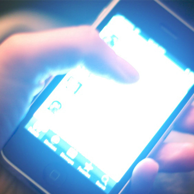 blue light dari smartfon